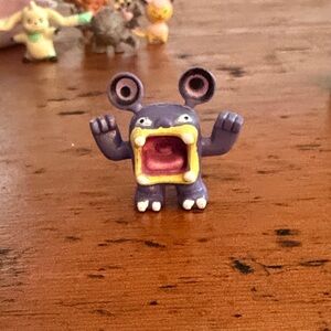 Loudred Pokémon miniature figure from the 2006 R/L W China gumball series.